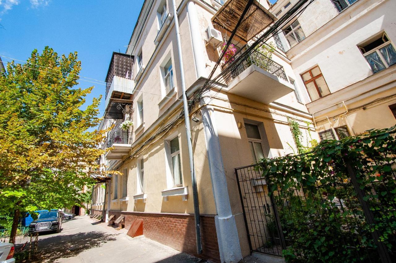 Apartments On Chaykovskogo 16 Odesa Exterior photo